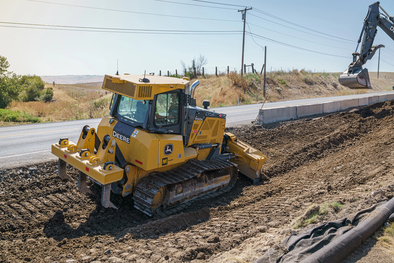 Topcon 3D-MCMAX GPS machine control for industrial equipment control Topcon 3D-MCMAX GPS machine control for industrial equipment control