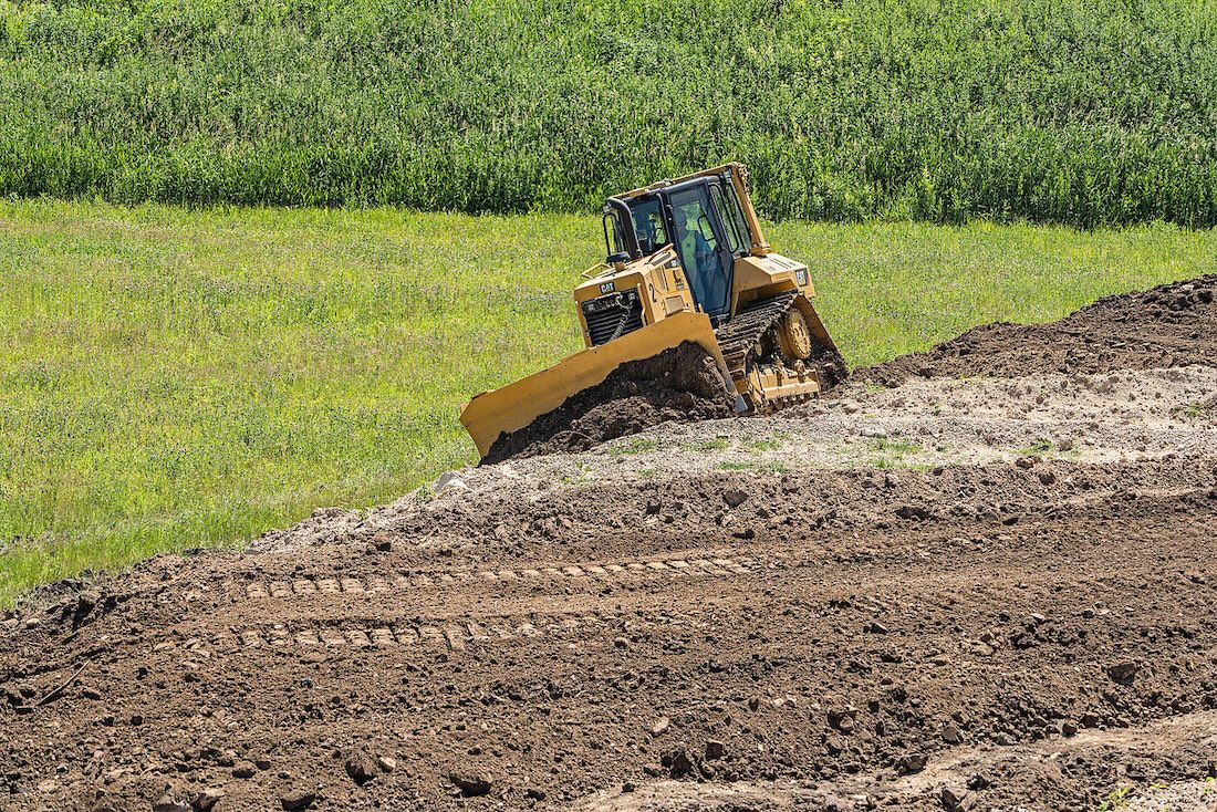 Topcon 3D-MCMAX machine control for precision grading and earthwork Topcon 3D-MCMAX machine control for precision grading and earthwork